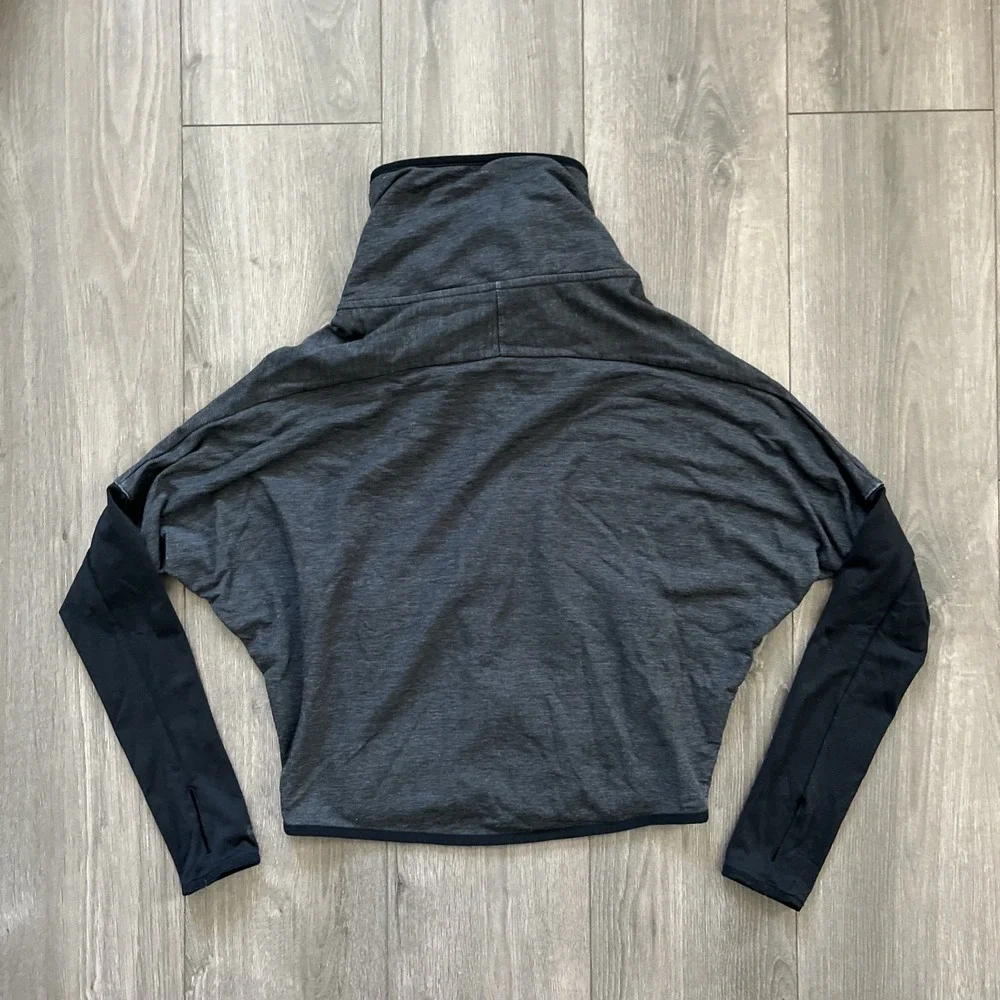 Nike Dri-Fit Fearless & Bold Full Zip Cropped Fleece Womens S Gray